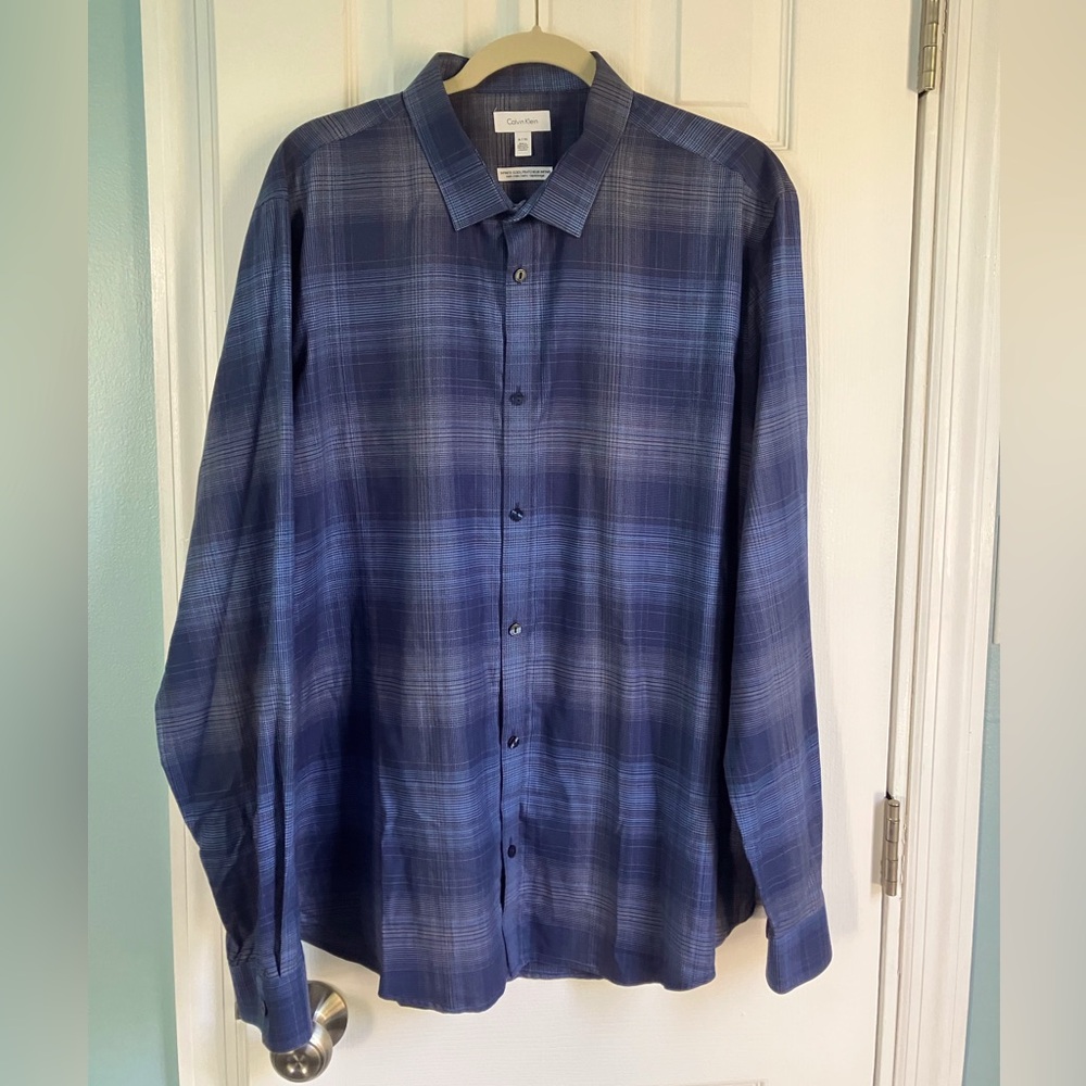 Calvin Klein Men’s Long Sleeve Dress Shirt Blues & Gray Plaid Infinite Cool New